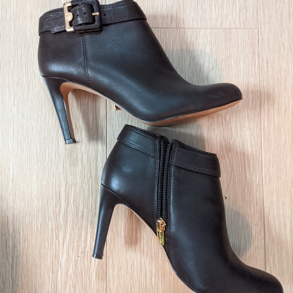 Vince Camuto Heel Boots (Size 5.5) - Picture 5 of 5